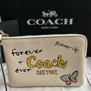 Coach Leather zip Wristlet Cream w/ Yellow Logo Pink Green Butterfly
Chalk Sktch